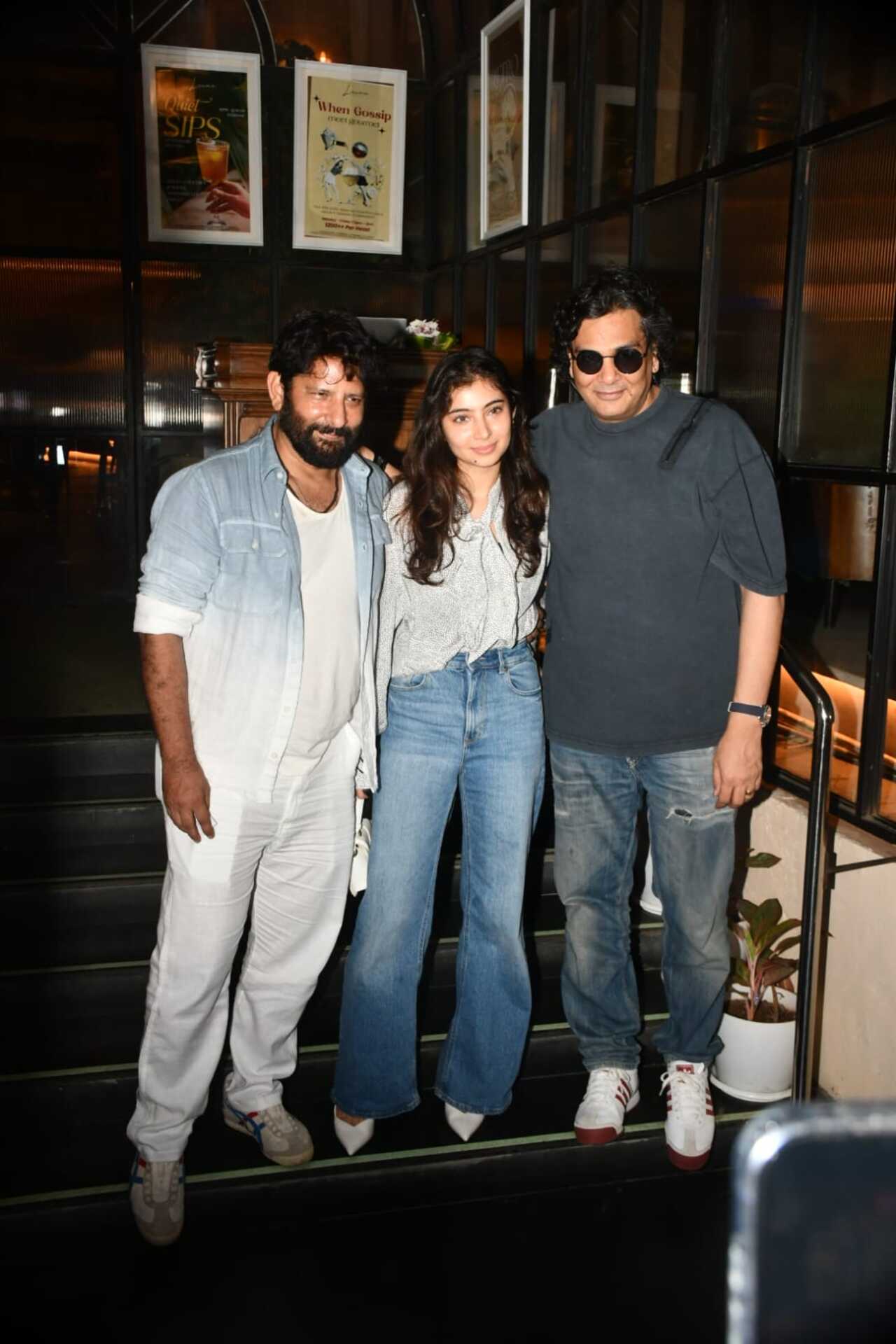 Sara was seen posing with her father, Raj Arjun, and casting director Mukesh Chhabra as they stepped out after dinner last night. Sara was seen posing with her father, Raj Arjun, and casting director Mukesh Chhabra as they stepped out after dinner last night.